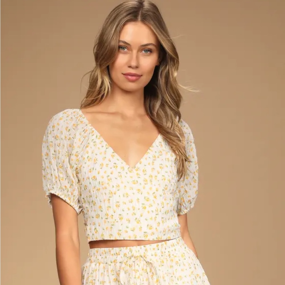 Lulus Days of Sunshine Ivory Floral Print Puff Sleeve Wrap Crop Top NWT XS